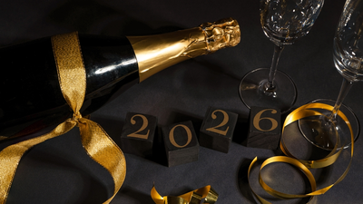 Feestelijk de tafel dekken voor Oud en Nieuw