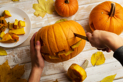 Halloween: pompoen uitsnijden